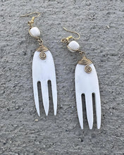 Load image into Gallery viewer, Kyian Ivory Earrings
